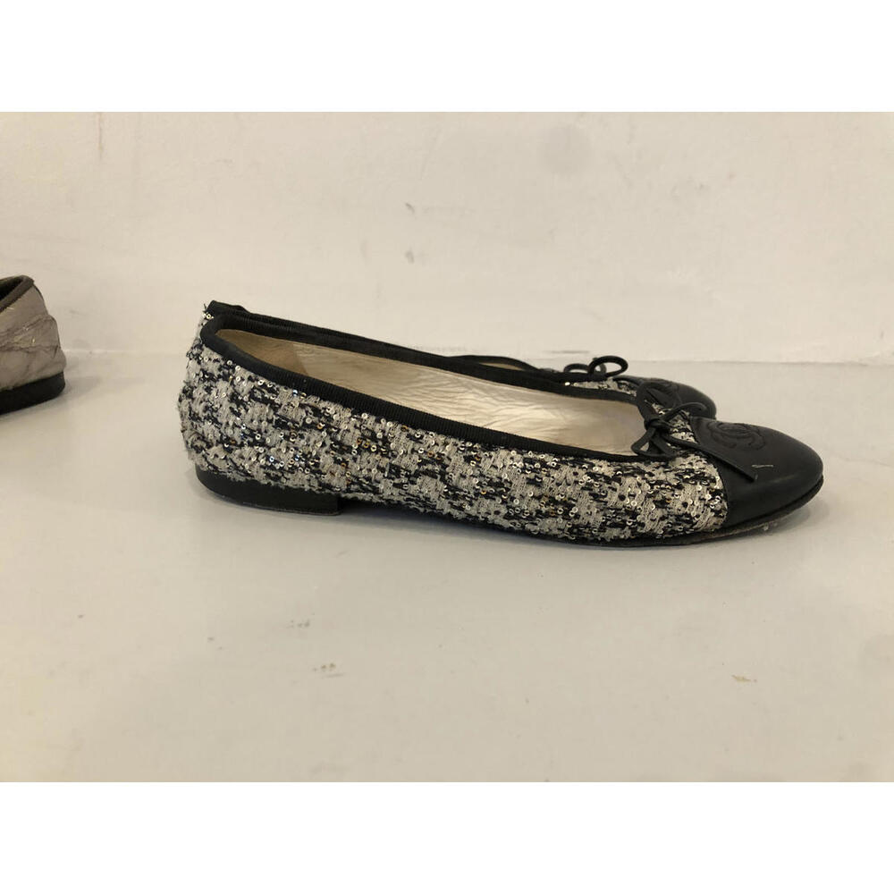 Elegant Black and White Cambon Tweed Ballet Flats